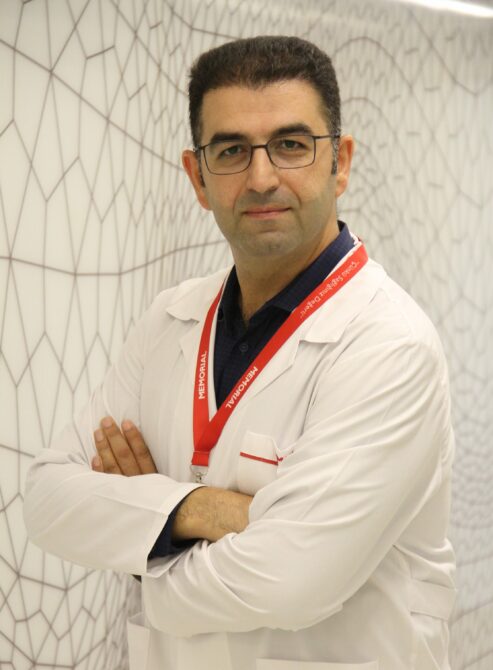 Genel Cerrahi Uzmanı Doç. Dr. Ömer Uslukaya, paratiroit hastalıklar ve tedavi yöntemleri hakkında önemli bilgiler verdi, açıklamalar yaptı.