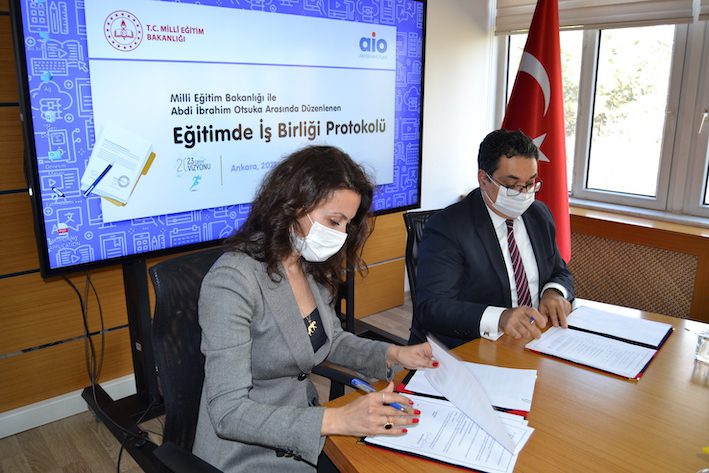 Protokol, Milli Eğitim Bakanlığı Yenilik ve Eğitim Teknolojileri Genel Müdürü Anıl Yılmaz ve Elif Elkin’in katılımıyla Ankara’da imzalandı...