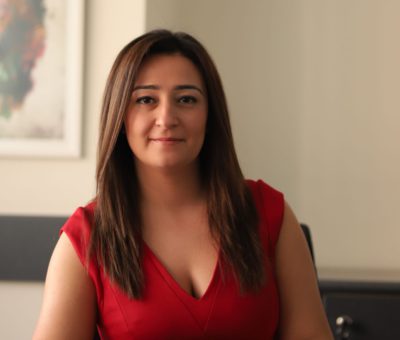 Pınar Gökçen, 2004 yılında İzmir Bornova Anadolu Lisesi’nden, 2011 yılında ise Eskişehir Osmangazi Üniversitesi Tıp Fakültesi’nden mezun oldu.