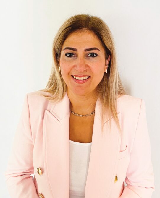 Philips’e 2014 senesinde Kişisel Bakım Kıdemli Pazarlama Müdürü olarak katılan Hatice Vanlıoğlu, Philips Kişisel Sağlık Ürünleri Türkiye Pazarlama Liderliğine atandı.