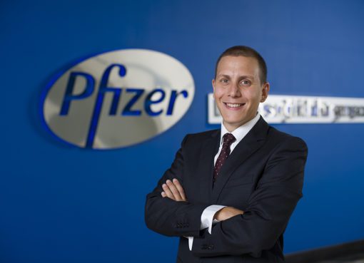 11 yıldır Pfizer ailesinin bir üyesi olan ve 2020'den beri Onkoloji Biyobenzerler ve Pazarlama Mükemmelliği Lideri rolünü başarıyla sürdüren Ahmet Kumkumoğlu, 1 Eylül itibariyle yeni görevinde Pfizer Türkiye Dahili Uzmanlıklar Satış & Pazarlama Liderliğini üstlenecek. 