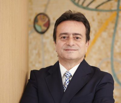 2018 yılından bu yana Pfizer ailesinin bir üyesi olan ve Pfizer Aşı Medikal Organizasyonu'nda aşı medikal direktörü rolünü başarıyla yürüten Dr. Kemal Kendir, yeni görevinde Pfizer Türkiye Ülke Medikal Direktörü olarak görev yapacak.