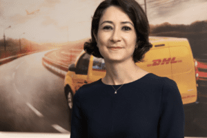 DHL Express Türkiye finans ekibinde 2003 yılından bu yana farklı görevler üstlenen Derya Özer Sağkan, 2018’den beri DHL Express Türkiye CFO’luğunu yürütüyordu. 1 Eylül 2022 itibarıyla DHL Avrupa CFO’luğuna getirilen Sağkan, şirketin Bonn’daki merkezinde görev alacak. DHL Express CFO’su Joe Joseph’e doğrudan, Avrupa CEO’su Alberto Nobis’e dolaylı olarak raporlama yapacak olan Sağkan, aynı zamanda DHL Express Avrupa Bölgesi Yönetim Kurulu’nun da üyesi olacak. 