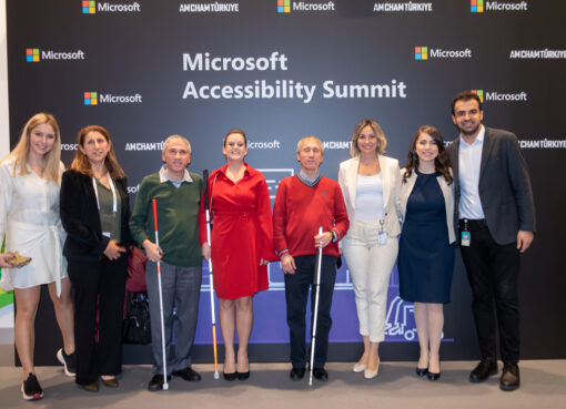 Microsoft Erişilebilirlik Zirvesi, Microsoft Türkiye ile AmCham iş birliğinde 8 Aralık Perşembe günü Microsoft Türkiye ofisinde gerçekleştirildi. Daha fazla engelli bireyin çalışma hayatına dahil edilmesine katkı sağlanması hedefiyle düzenlenen etkinlikte uzman iş liderleri seanslar ve demo sunumlarıyla yer aldı. 