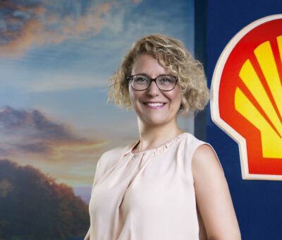 Shell’de üst düzey uluslararası bir atama ile Eda Güzeldemir Demiray, Shell’in Global Tedarik Zinciri ve Satınalma İnsan Kaynakları Direktörlüğü görevine getirildi.