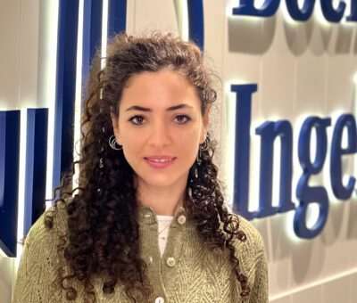 Boehringer Ingelheim Türkiye’de Uzman Sistem Mühendisi ve Digital Workplace İçerik Ürün Sahibi görevini yürüten Yeşim Kahya, Merkezi Dubai’de bulunan ve Hindistan, Ortadoğu, Türkiye ve Afrika ülkelerini kapsayan IMETA Bölgesi’ne Sistem Mühendisi ve Bilgi Teknolojileri Birleşik İletişim ve İş Birliği Koordinatörü olarak atandı