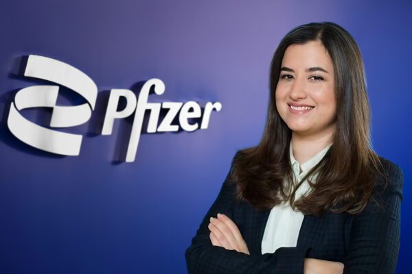 Pfizer ailesine, 2010 yılında Pazarlama alanında Yönetici Adayı olarak katılan Zeynep Güvenel, Pfizer Türkiye Lansman Mükemmeliyet Lideri olarak atandı.