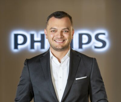 2021 yılından bu yana Philips’te Kişisel Sağlık İş Biriminde Türkiye Satış Lideri olarak görev alan Sinan Kebapcı, 1 Ekim 2023 itibarıyla görevine Philips Kişisel Sağlık Türkiye Ülke Müdürü olarak atandı.