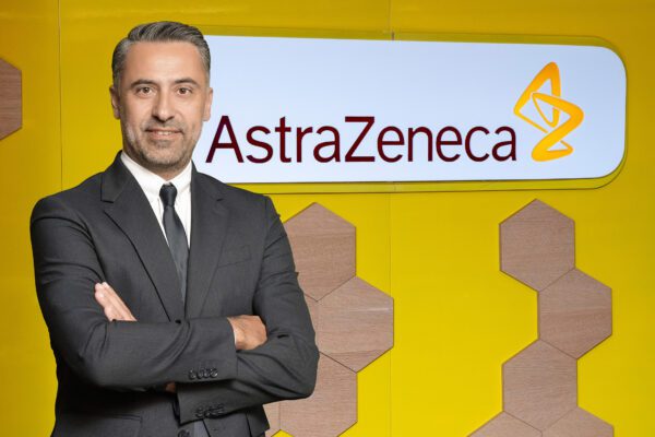 AstraZeneca Türkiye Biyofarma İş Birimi'nde Metabolizma Tedavi Alanından Sorumlu Satış ve Tanıtım Müdürü görevine Onur Nalbantoğlu atandı. 2017 yılından bu yana AstraZeneca Türkiye'de görev yapan Onur Nalbantoğlu, 1 Kasım 2023 tarihi itibarıyla şirketin Biyofarma İş Birimi'nde Metabolizma Tedavi Alanından Sorumlu Satış ve Tanıtım Müdürü görevine terfi etti. Osmangazi Üniversitesi İktisadi ve İdari Bilimler Fakültesi İktisat Bölümü'nden 2001 yılında mezun olan Onur Nalbantoğlu, 2002 yılında başladığı kariyerinde Pfizer'de sırasıyla Tıbbi Satış Temsilcisi, Eğitim ve Gelişim Müdür Yardımcısı ve Bölge Müdürü olarak çeşitli görevler üstlendikten sonra 2016 yılında Menarini Türkiye'de Bölge Müdürü olarak görev yaptı. Nalbantoğlu son olarak 2017 yılında katıldığı AstraZeneca Türkiye'de Aşı ve İmmün Terapiler Departmanı'na bağlı olarak İmmünoloji Ankara Bölge Müdürü görevini yürütüyordu.