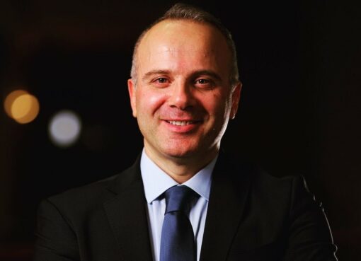 2022 yılında UCB’ye İmmünoloji Ankara Bölge Müdürü olarak katılan Salih Zeki Gazaz, Kasım ayı itibarıyla immünoloji satış müdürü olarak atanmıştır. 