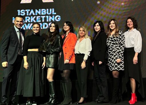 AstraZeneca Türkiye ve Hayat Su'yun koşulsuz destekleri ile Türk Nefroloji Derneği liderliğinde hayata geçirilen “Sağlıklı Böbrek Sağlıklı Hayat” projesi İstanbul Marketing Awards'ta ödüle layık görüldü.