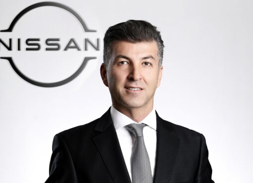 Benzersiz Nissan teknolojilerinin sunulduğu Türkiye pazarında güçlü duruşunu sergilemeyi sürdüren Nissan Türkiye’nin son üst düzey ataması, satış sonrası hizmetleri güçlendirmeye yönelik oldu. 25 yıllık sektör tecrübesiyle Erkan Yazal, Nissan Türkiye Satış Sonrası Direktörü olarak atandı.  1999 yılından beri otomotiv sektörünün önemli kuruluşlarında rol aldığı satış sonrası hizmetler alanında dikkat çeken ODTÜ mezunu makine mühendisi Erkan Yazal, teknik donanımına ek olarak müşteri deneyimi, pazarlama kampanyaları, pazar geliştirme gibi pek çok alanda uzmanlığa sahip. Şubat 2024 itibarıyla Nissan Türkiye bünyesine katılan Erkan Yazal, sahip olduğu uzman birikimini Nissan Türkiye için sunacak. 