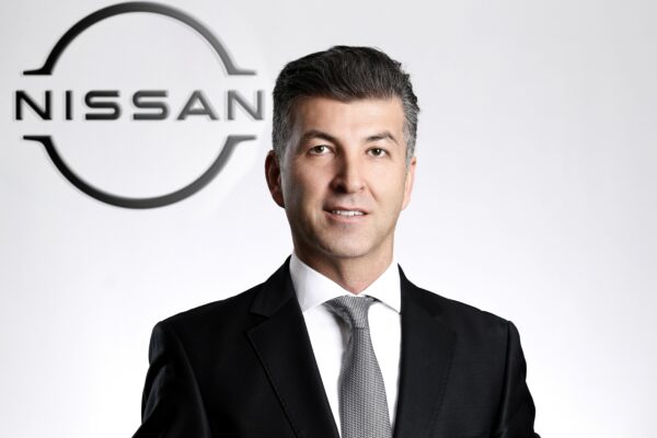 Benzersiz Nissan teknolojilerinin sunulduğu Türkiye pazarında güçlü duruşunu sergilemeyi sürdüren Nissan Türkiye’nin son üst düzey ataması, satış sonrası hizmetleri güçlendirmeye yönelik oldu. 25 yıllık sektör tecrübesiyle Erkan Yazal, Nissan Türkiye Satış Sonrası Direktörü olarak atandı.  1999 yılından beri otomotiv sektörünün önemli kuruluşlarında rol aldığı satış sonrası hizmetler alanında dikkat çeken ODTÜ mezunu makine mühendisi Erkan Yazal, teknik donanımına ek olarak müşteri deneyimi, pazarlama kampanyaları, pazar geliştirme gibi pek çok alanda uzmanlığa sahip. Şubat 2024 itibarıyla Nissan Türkiye bünyesine katılan Erkan Yazal, sahip olduğu uzman birikimini Nissan Türkiye için sunacak. 