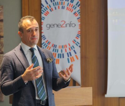 Gene2Info CMO'su Prof. Dr. Hüseyin Onay, Dünya Nadir Hastalıklar Günü'nde Gene2info'nun tanı ve tedaviye katkıları, teknolojileri, hizmetleri ve inovasyonları hakkındaki sorularımızı yanıtladı.