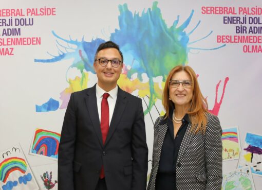 "Serebral Palsi’de Enerji Dolu Bir Adım - Beslenmeden Olmaz" projesinin 4. yılında 105 çocuğa ulaştığını duyuran Nutricia Türkiye ve Türkiye Spastik Çocuklar Vakfı bu alandaki farkındalığını artırmak için TSÇV Genel Merkez’de özel bir buluşmaya ev sahipliği yaptı.