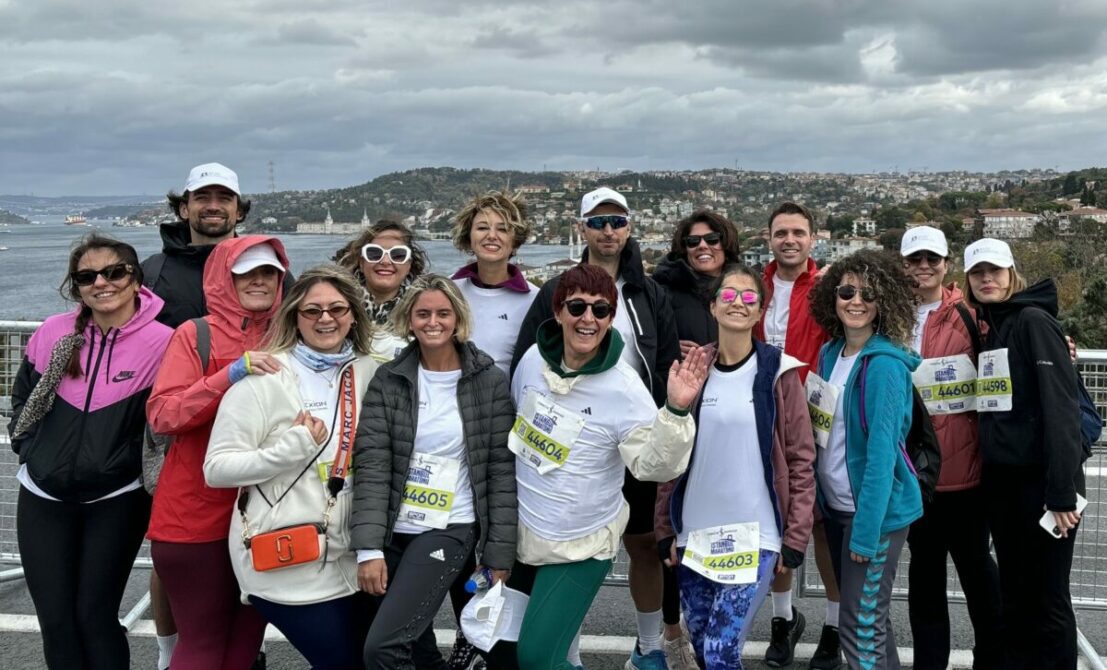 Dünyada iki kıta arasında koşulan tek maraton olan İstanbul Maratonu’nun, bu yıl 46’ncısı gerçekleştirildi. İstanbul Maratonu’na katılan Alexion, AstraZenaca Nadir Hastalıklar Türkiye, Türkiye Eğitim Gönüllüleri Vakfı’nın (TEGV) "Bir Çocuk Değişsin, Türkiye Gelişsin" kampanyasına destek olmak için bağış topladı.