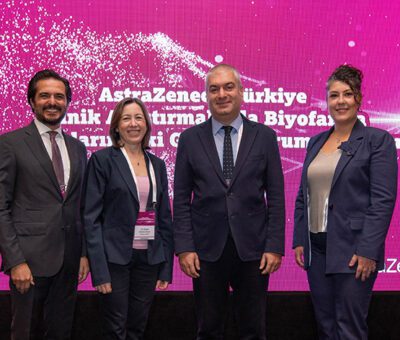 Türkiye'nin dört bir yanından hekimlerin katılım gösterdiği AstraZeneca Türkiye Biyofarma Klinik Araştırmalar Zirvesi’nde, klinik araştırmalar alanındaki son gelişmeler ve geleceğin tedavi yöntemleri ele alındı. Zirvede ayrıca, şirketin biyofarma alanındaki klinik araştırmalarına dair güncel bilgiler ve geleceğe yönelik planları paylaşıldı. Etkinlik, ülkemizde bu kapsamda düzenlenen ilk biyofarma zirvesi olması açısından da önem taşıyor.