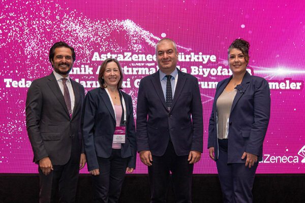 Türkiye'nin dört bir yanından hekimlerin katılım gösterdiği AstraZeneca Türkiye Biyofarma Klinik Araştırmalar Zirvesi’nde, klinik araştırmalar alanındaki son gelişmeler ve geleceğin tedavi yöntemleri ele alındı. Zirvede ayrıca, şirketin biyofarma alanındaki klinik araştırmalarına dair güncel bilgiler ve geleceğe yönelik planları paylaşıldı. Etkinlik, ülkemizde bu kapsamda düzenlenen ilk biyofarma zirvesi olması açısından da önem taşıyor.