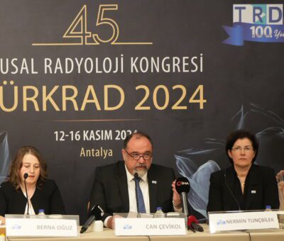 Kuruluşunun 100. yılını kutlayan Türk Radyoloji Derneği, 12-16 Kasım 2024 tarihlerinde 45. Ulusal Radyoloji Kongresi'nde çok sayıda radyoloji uzmanını bir araya getirdi. Kongrede, 142 tanesi sözlü sunum olmak üzere klinik araştırma, resimlerle bir konu ve olgu sunumlarını içeren toplam 657 bildiri yer aldı. Altı ana salon ve sözlü bildirilerin sunulduğu ve küçük grup çalışmalarının yapıldığı ek salonlarda yapılan toplantılarda; 192 konuşmacı 120 oturum başkanı görev aldı. Türkiye'den ve yurtdışından kendi alanlarında deneyimli bilim insanları, tüm oturumlarda güncel gelişmeleri paylaştı.