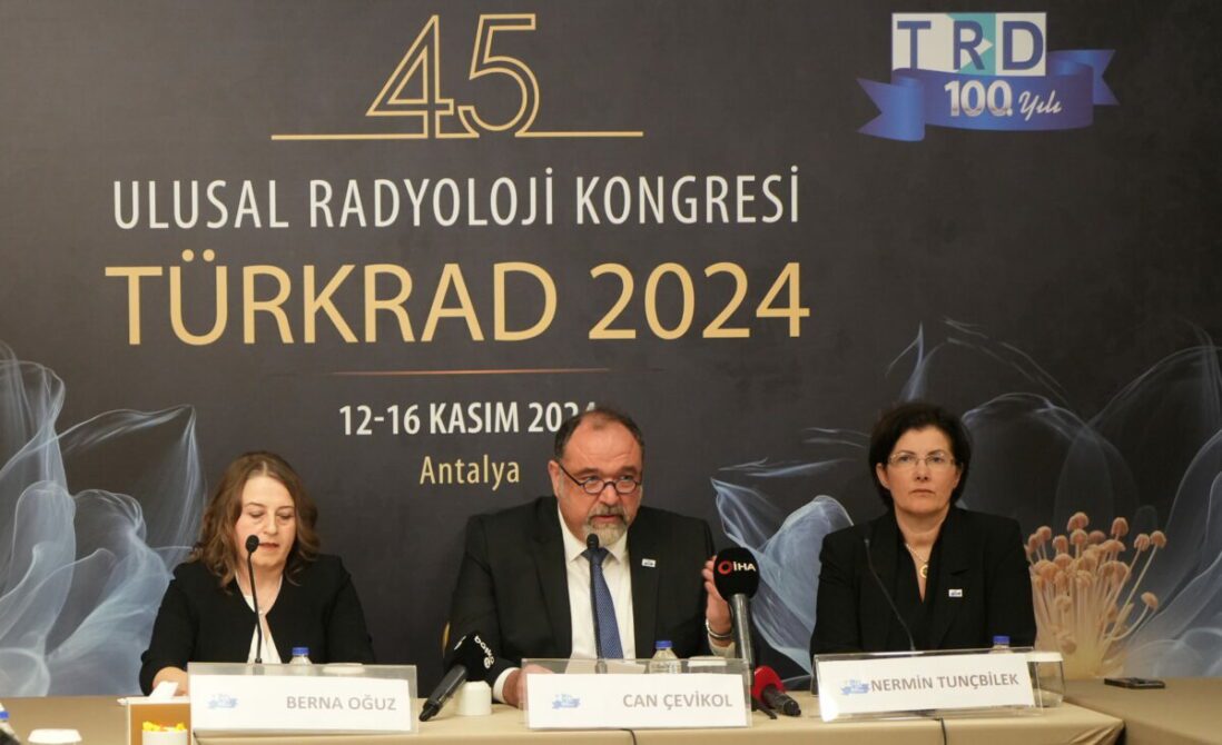 Kuruluşunun 100. yılını kutlayan Türk Radyoloji Derneği, 12-16 Kasım 2024 tarihlerinde 45. Ulusal Radyoloji Kongresi'nde çok sayıda radyoloji uzmanını bir araya getirdi. Kongrede, 142 tanesi sözlü sunum olmak üzere klinik araştırma, resimlerle bir konu ve olgu sunumlarını içeren toplam 657 bildiri yer aldı. Altı ana salon ve sözlü bildirilerin sunulduğu ve küçük grup çalışmalarının yapıldığı ek salonlarda yapılan toplantılarda; 192 konuşmacı 120 oturum başkanı görev aldı. Türkiye'den ve yurtdışından kendi alanlarında deneyimli bilim insanları, tüm oturumlarda güncel gelişmeleri paylaştı.