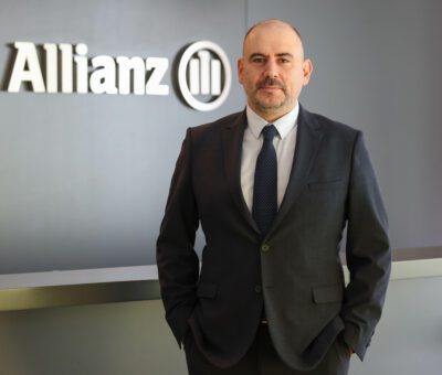 Allianz Türkiye’de üst düzey bir atama gerçekleşti. Buna göre, Elementer Bireysel Sigortalar Genel Müdür Yardımcılığı görevine Sağlık Sigortaları Direktörü Emrah Gökmen atandı. 1 Ocak itibarıyla yeni görevine başlayan Gökmen, Allianz Türkiye çatısı altında İcra Kurulu Üyesi olarak görevine devam edecek. 