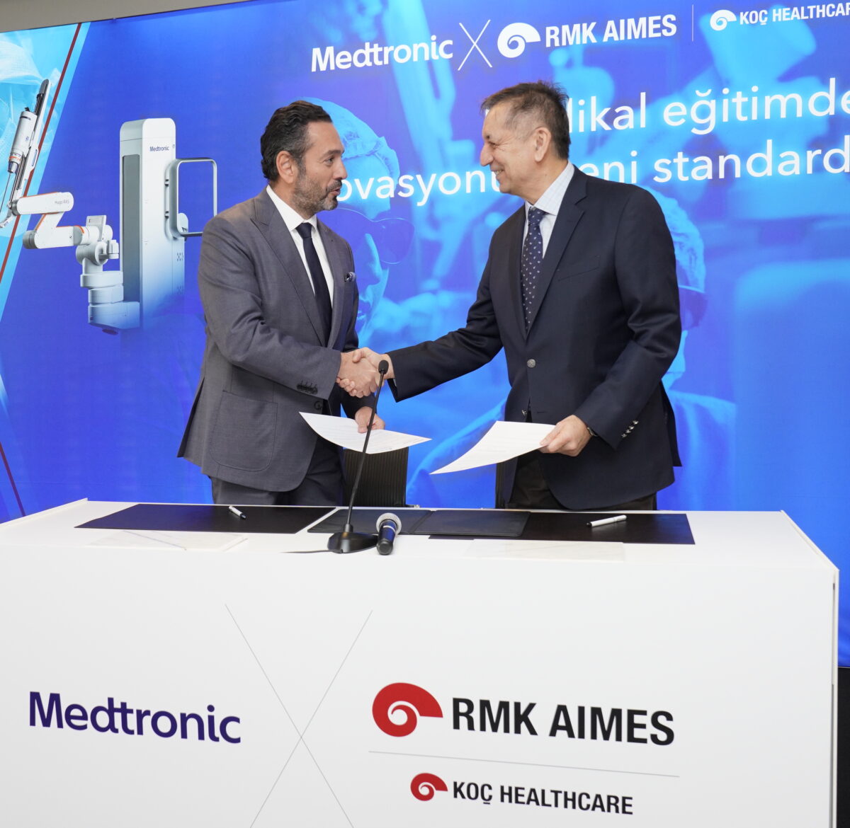 Medtronic, Koç Üniversitesi Hastanesi ve RMK AIMES robotik asiste cerrahi alanındaki iş birliği ile Türkiye’de bir ilke imza atıyor!