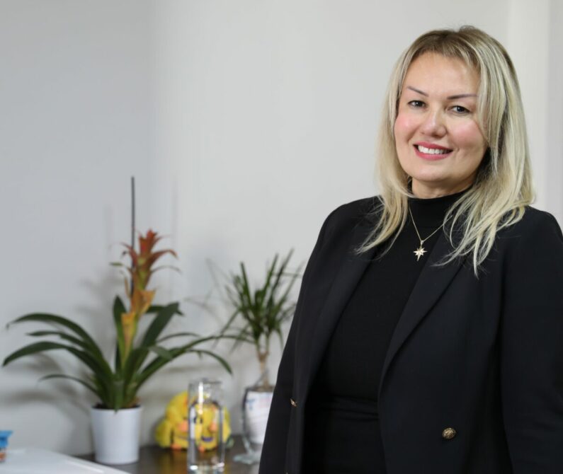 Sağlık Bilimleri Üniversitesi Dr. Behçet Uz Çocuk Hastalıkları ve Cerrahisi Eğitim ve Araştırma Hastanesi Başhekimi, Çocuk Sağlığı ve Hastalıkları Uzmanı Doç. Dr. Dilek Orbatu Fikir Liderleri okurları için yazdı. "Dr. Behçet Uz: Çocuklara ve Halk Sağlığına Adanmış Bir Ömür!.."