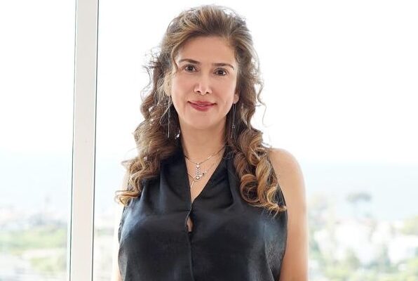 Ruh sağlığı ve nörobilimin dünya yıldızları İstanbul’da Duygudurum Vakfı (DUVAK) öncülüğünde ruh sağlığı ve nörobilim alanında dünyanın en seçkin 27 bilim insanı İstanbul'da bir araya geldiler. 5 Temmuz'da İTÜ Taşkışla'da başlayan 3. Bipolar Zirvesi Master Akademi, alanında uzman bilim insanlarını İstanbul’da buluşturdu. Zirve yarınki bilimsel program ile son bulacak.